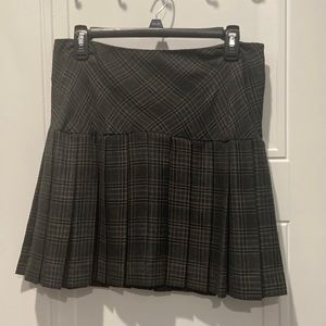 Pleated skirt with matching scarf